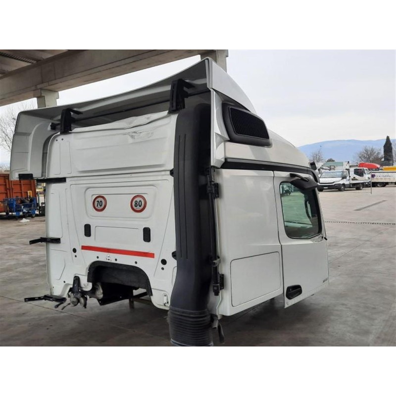 MERCEDES-BENZ truck CABINA MERCEDES-BENZ truck Actros euro 6 2014>2021 usato