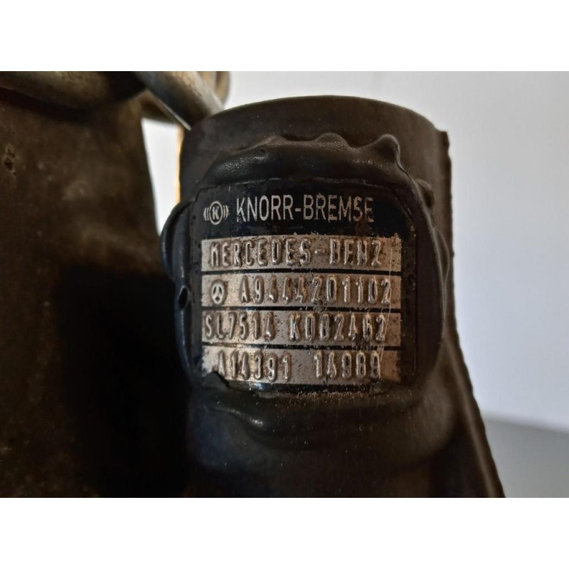 MERCEDES-BENZ truck PINZA POSTERIORE DESTRA MERCEDES-BENZ truck Actros euro 6 2014>2021 usato