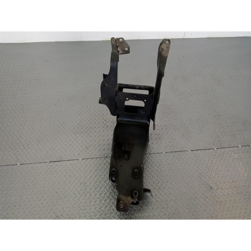 MERCEDES-BENZ truck SUPPORTO PEDANA DX MERCEDES-BENZ truck Actros euro 6 2014>2021 usato