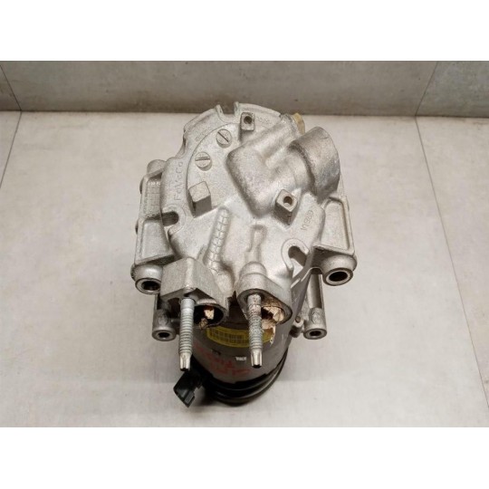 COMPRESSORE ARIA CONDIZIONATA FORD Fiesta 2013>2017 usato