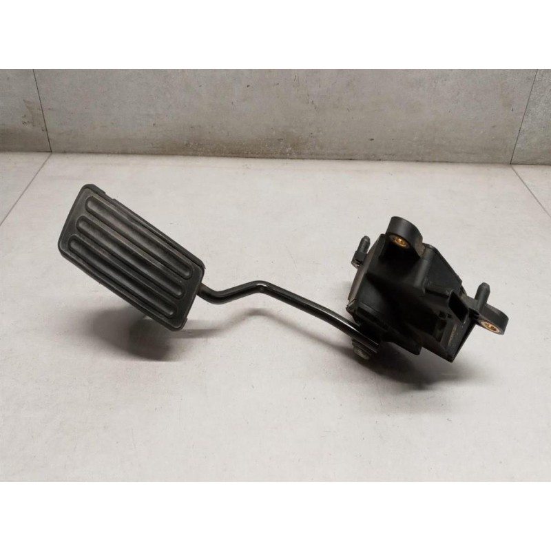 NISSAN truck ELETRONIC THROTTLE PEDAL  NISSAN truck Cabstar 2006> used
