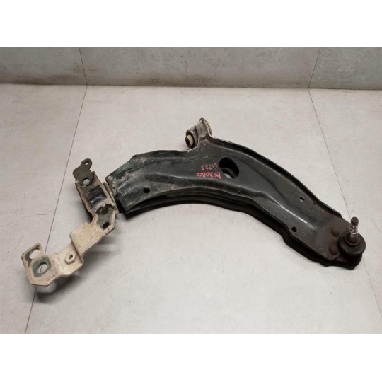 BRACCIO OSCILLANTE ANTERIORE INFERIORE DESTRO FIAT Doblo' 2005>2009 usato