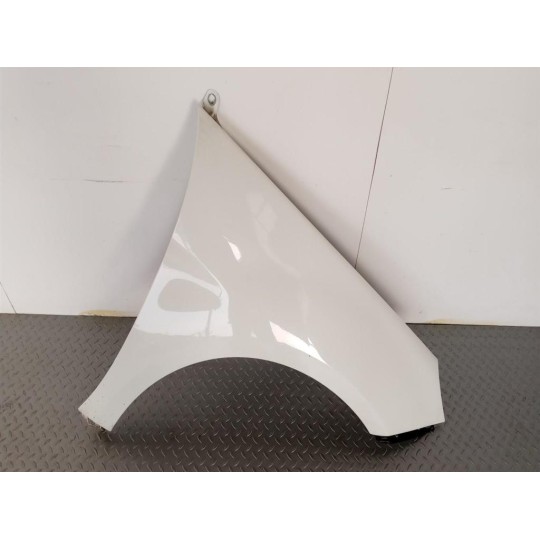 RIGHT FRONT MUDGUARD  MERCEDES-BENZ Classe B (W245) 2008>2011 used