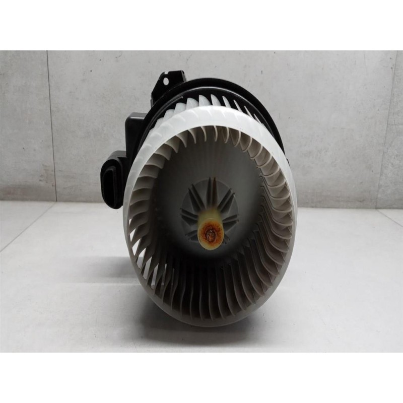 TOYOTA MOTORINO VENTILAZIONE INTERNA TOYOTA Yaris 2011>2014 usato