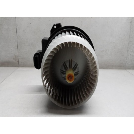 MOTORINO VENTILAZIONE INTERNA TOYOTA Yaris 2011>2014 usato
