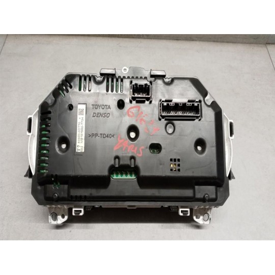 QUADRO STRUMENTI TOYOTA Yaris 2011>2014 usato