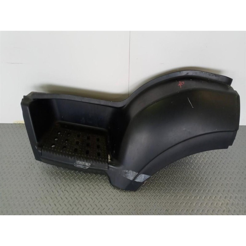 IVECO LEFT FRONT MUDGUARD  IVECO Stralis 2013> used