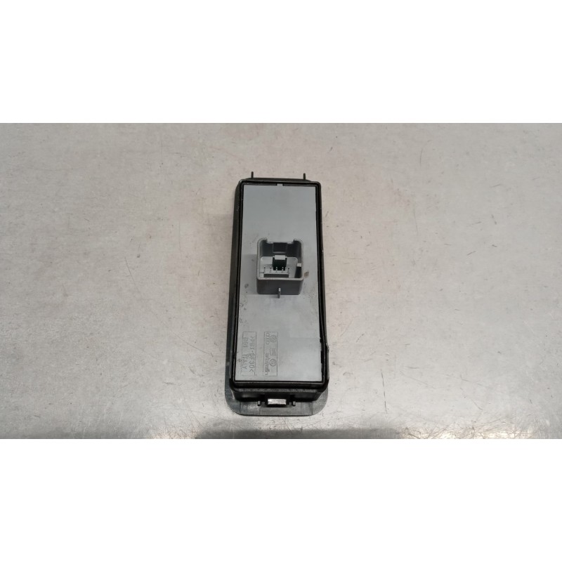 SKODA INTERRUTTORI E PULSANTI ALZAVETRI SKODA Yeti 2009>2012 usato