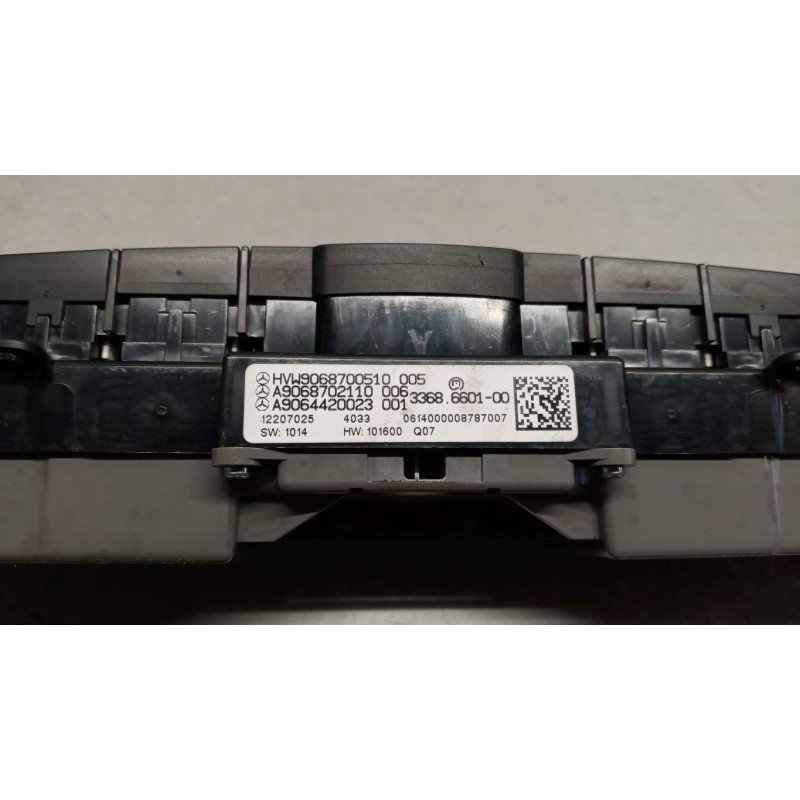 VOLKSWAGEN van VARIOUS SWITCHES AND BUTTONS B
 VOLKSWAGEN van Crafter 2006>2016 used