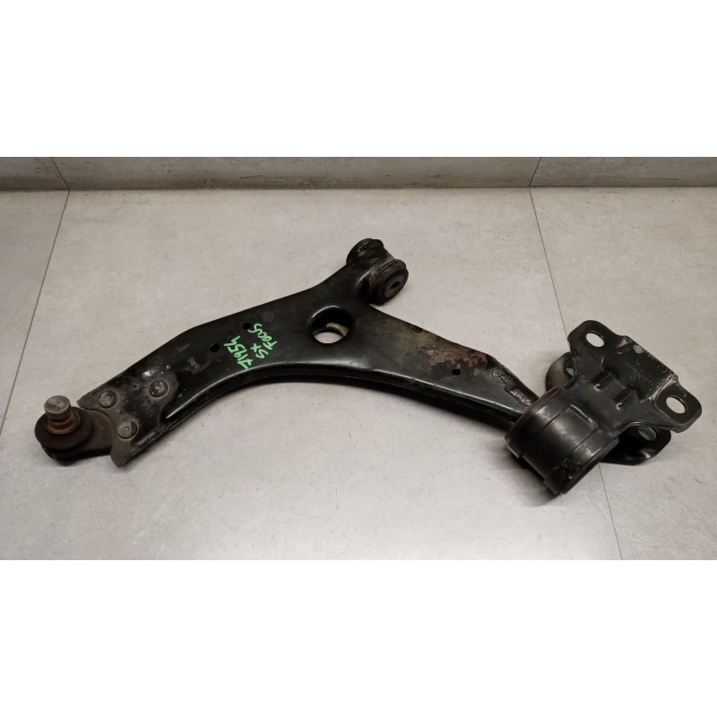 FORD CONTROL ARM FRONT LOWER LEFT  FORD Focus 2014> used