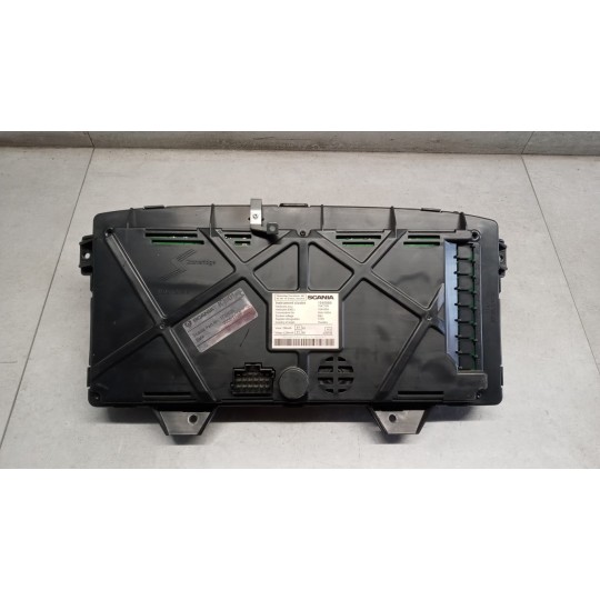 INSTRUMENT PANEL SCANIA Serie R 2005> used