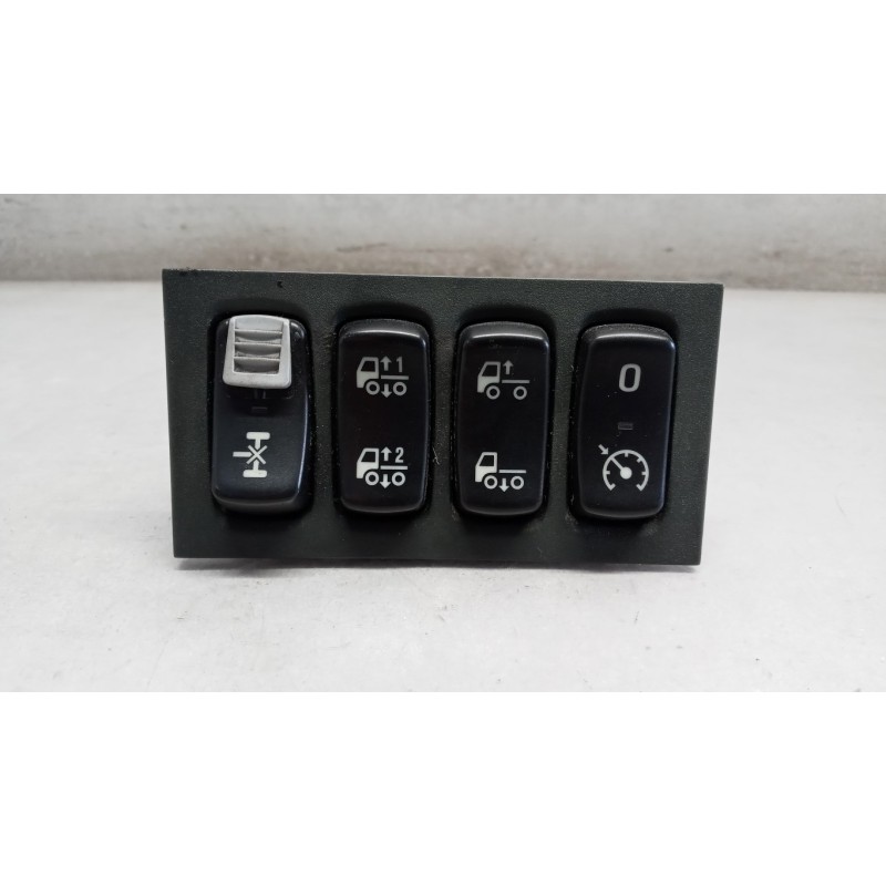 SCANIA INTERRUTTORI E PULSANTI ABITACOLO SCANIA Serie R 2005> usato