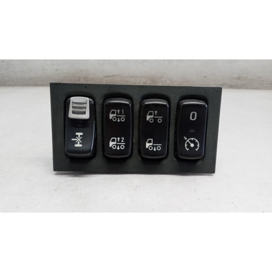 INTERRUTTORI E PULSANTI ABITACOLO SCANIA Serie R 2005> usato