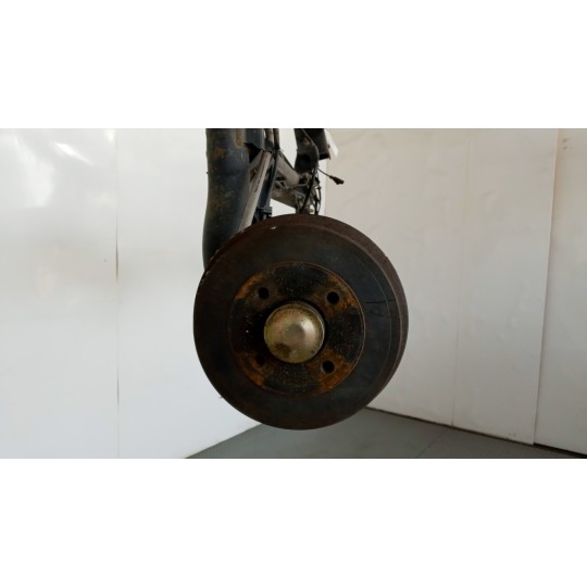 ASSALE POSTERIORE NISSAN Note 2006>2008 usato