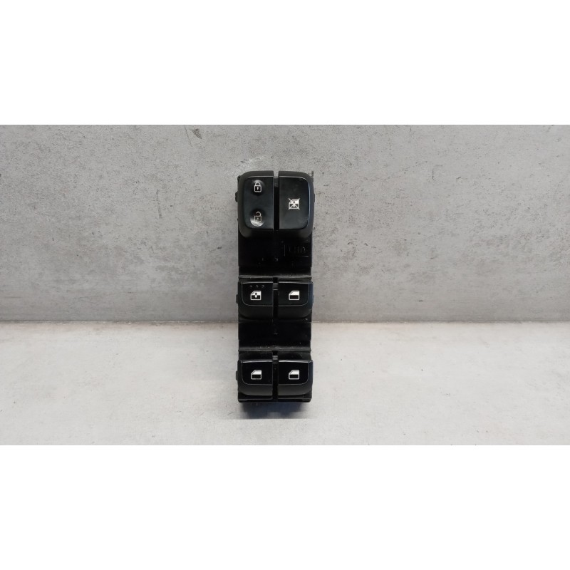 KIA INTERRUTTORI E PULSANTI ALZAVETRI KIA Picanto 2017> usato