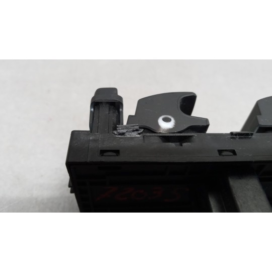 INTERRUTTORI E PULSANTI ALZAVETRI VOLKSWAGEN Polo 2017>2021 usato