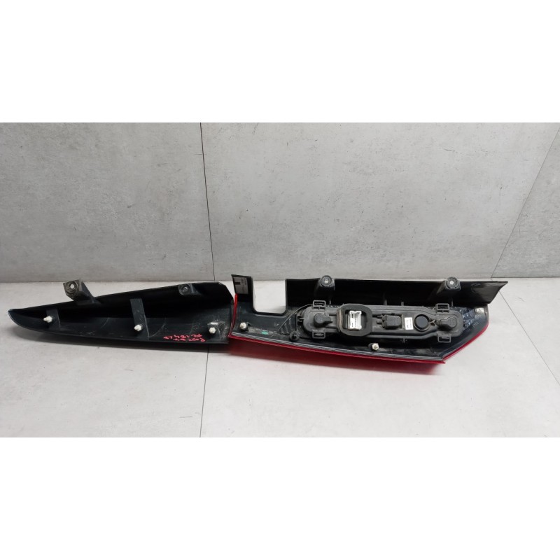 RENAULT FARO POSTERIORE ESTERNO DESTRO RENAULT Kangoo 2013>2021 usato