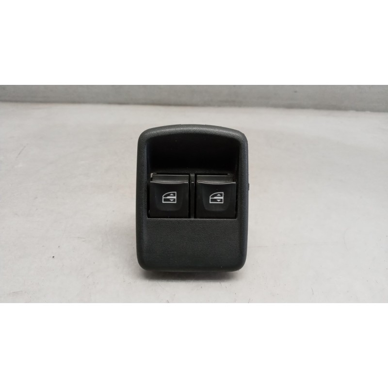 RENAULT INTERRUTTORI E PULSANTI ALZAVETRI RENAULT Kangoo 2013>2021 usato