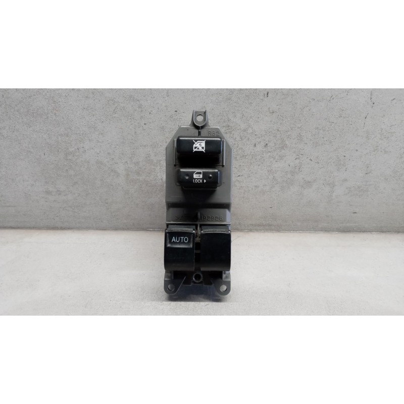 TOYOTA INTERRUTTORI E PULSANTI ALZAVETRI TOYOTA Yaris 2005>2008 usato