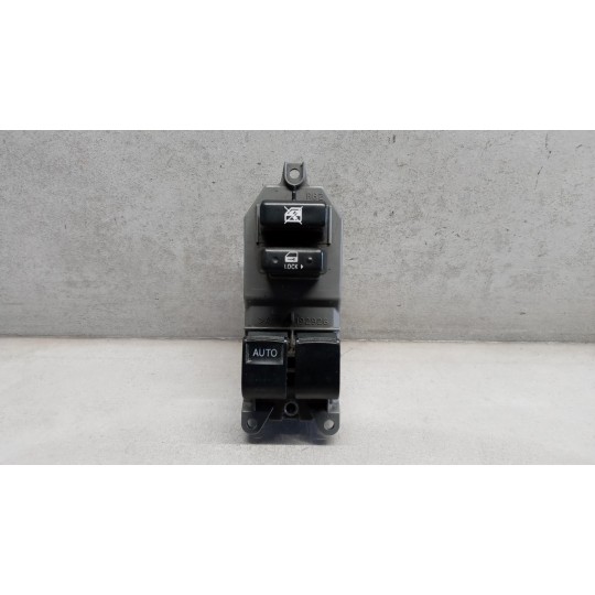 INTERRUTTORI E PULSANTI ALZAVETRI TOYOTA Yaris 2005>2008 usato