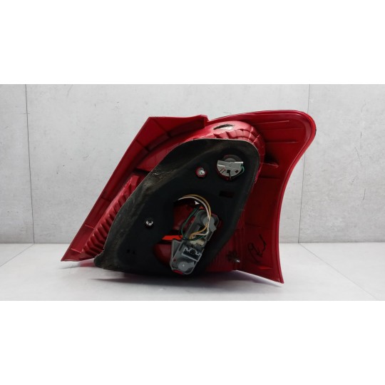 FARO POSTERIORE ESTERNO SINISTRO TOYOTA Yaris 2005>2008 usato