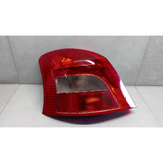 FARO POSTERIORE ESTERNO SINISTRO TOYOTA Yaris 2005>2008 usato