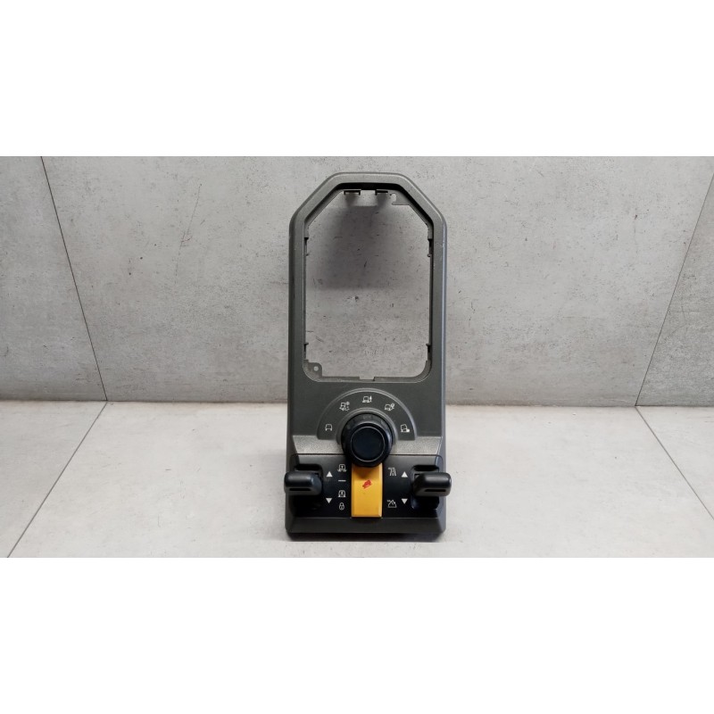 LAND ROVER INTERRUTTORI E PULSANTI ABITACOLO LAND ROVER Discovery  2004>2009 usato