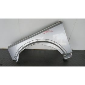 LEFT FRONT MUDGUARD  LAND...