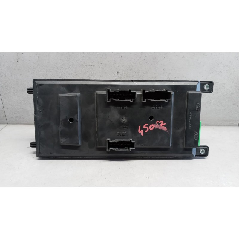 LAND ROVER FUSE BOX LAND ROVER Discovery  2004>2009 used