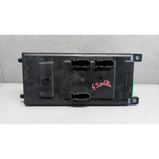 FUSE BOX LAND ROVER Discovery  2004>2009 used