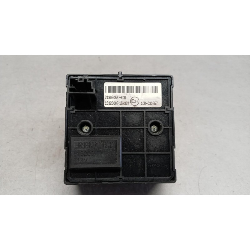 RENAULT truck INTERRUTTORI E PULSANTI ABITACOLO RENAULT truck T 2014> usato