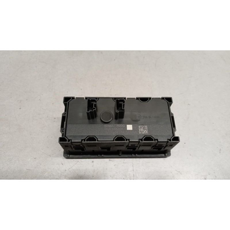 RENAULT truck INTERRUTTORI E PULSANTI ABITACOLO RENAULT truck T 2014> usato