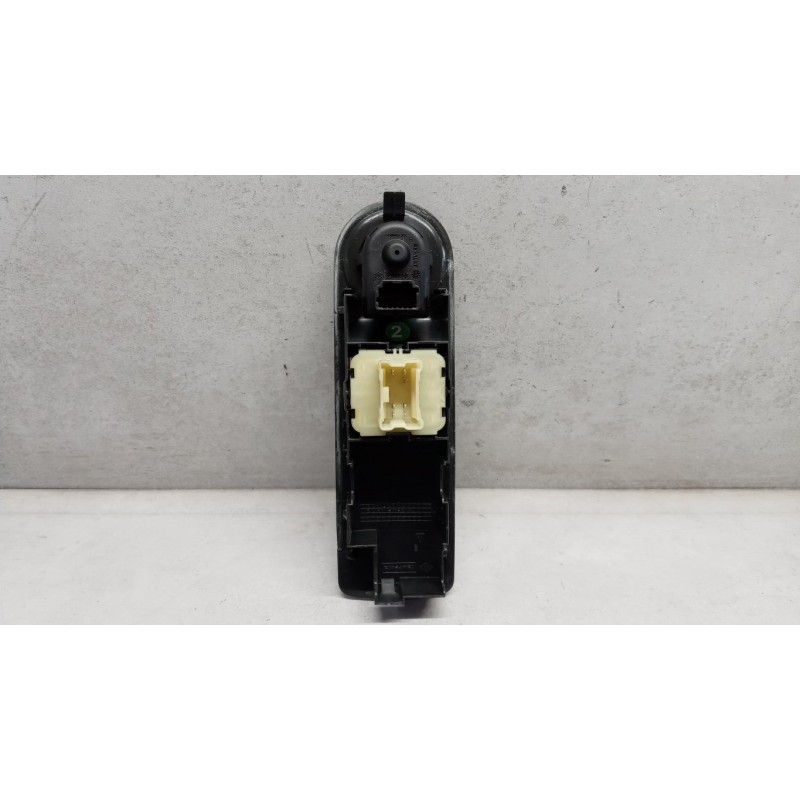 RENAULT INTERRUTTORI E PULSANTI ALZAVETRI RENAULT Clio 2012>2016 usato