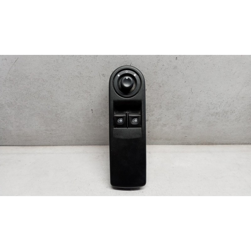 RENAULT INTERRUTTORI E PULSANTI ALZAVETRI RENAULT Clio 2012>2016 usato