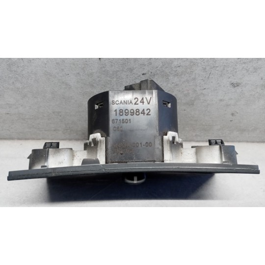 INTERRUTTORI E PULSANTI ABITACOLO SCANIA Serie R 2005> usato