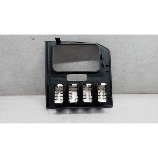 INTERRUTTORI E PULSANTI ABITACOLO SCANIA Serie R 2005> usato