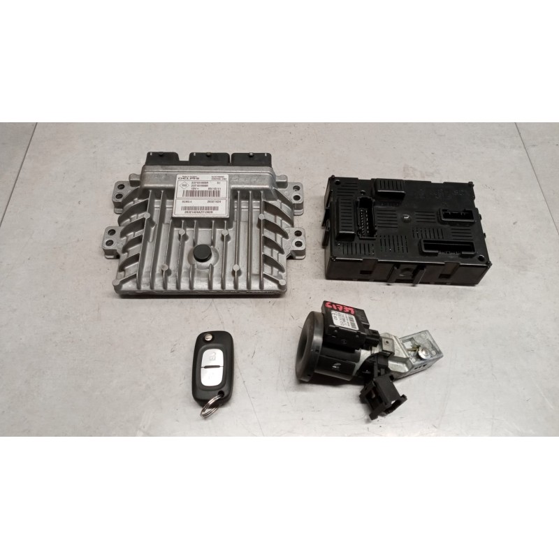 RENAULT CENTRALINA MOTORE RENAULT Clio 2009>2012 usato