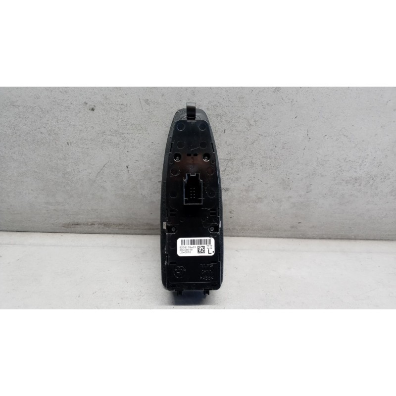 BMW INTERRUTTORI E PULSANTI ALZAVETRI BMW Serie 3 (F31) SW 2011> usato