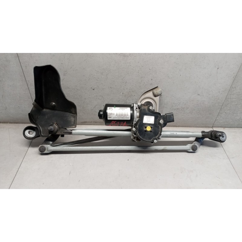 BMW windshield wiper motor BMW Serie 3 (F31) SW 2011> used