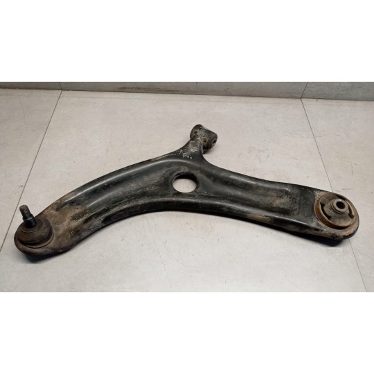 BRACCIO OSCILLANTE ANTERIORE INFERIORE SINISTRO HYUNDAI i20 2008>2012 usato