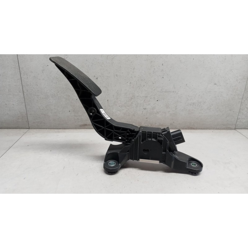KIA ELETRONIC THROTTLE PEDAL  KIA Rio 2017> used