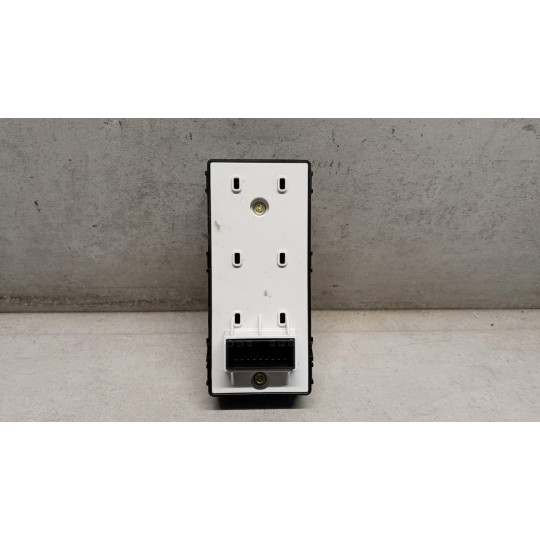 INTERRUTTORI E PULSANTI ALZAVETRI KIA Rio 2017> usato