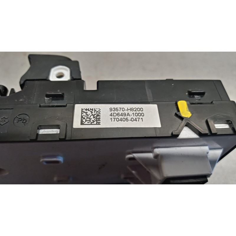 KIA INTERRUTTORI E PULSANTI ALZAVETRI KIA Rio 2017> usato