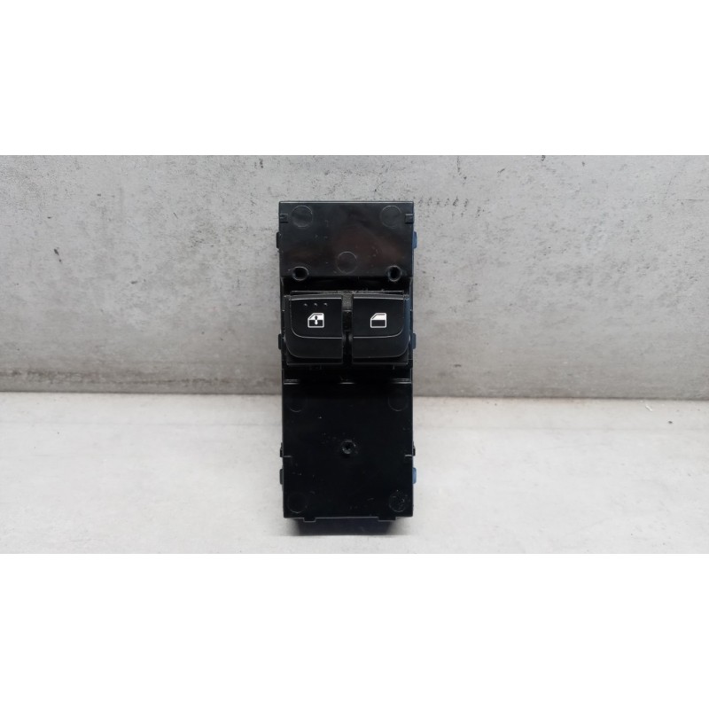 KIA INTERRUTTORI E PULSANTI ALZAVETRI KIA Rio 2017> usato