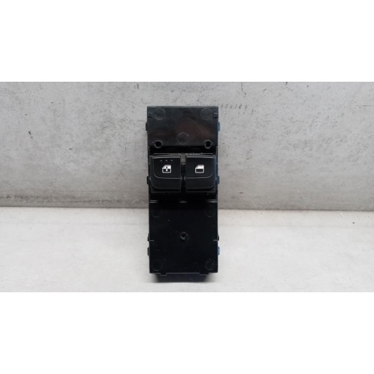 INTERRUTTORI E PULSANTI ALZAVETRI KIA Rio 2017> usato