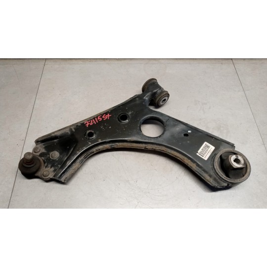 BRACCIO OSCILLANTE ANTERIORE INFERIORE SINISTRO FIAT F.500L 2012> usato