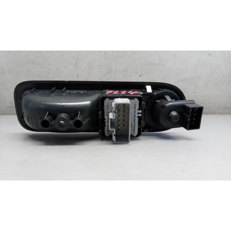 RENAULT INTERRUTTORI E PULSANTI ALZAVETRI RENAULT Clio 2005>2009 usato