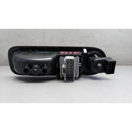 INTERRUTTORI E PULSANTI ALZAVETRI RENAULT Clio 2005>2009 usato