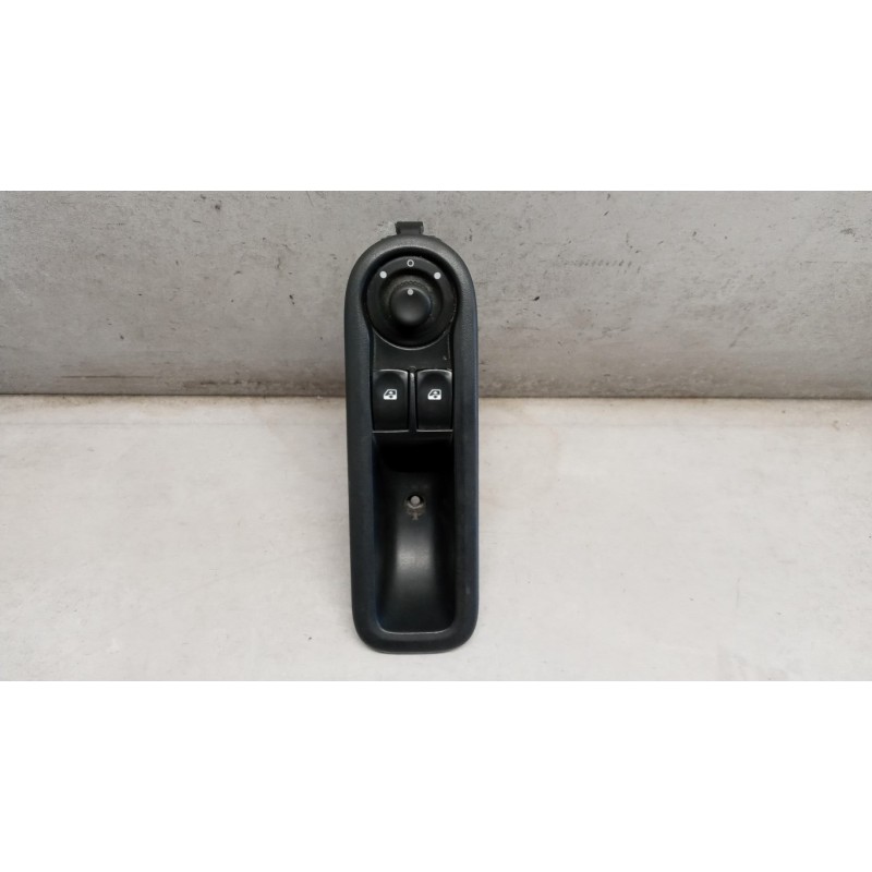 RENAULT INTERRUTTORI E PULSANTI ALZAVETRI RENAULT Clio 2005>2009 usato