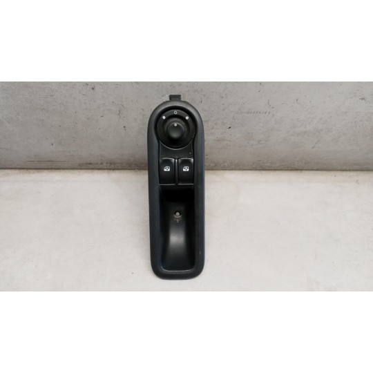 INTERRUTTORI E PULSANTI ALZAVETRI RENAULT Clio 2005>2009 usato